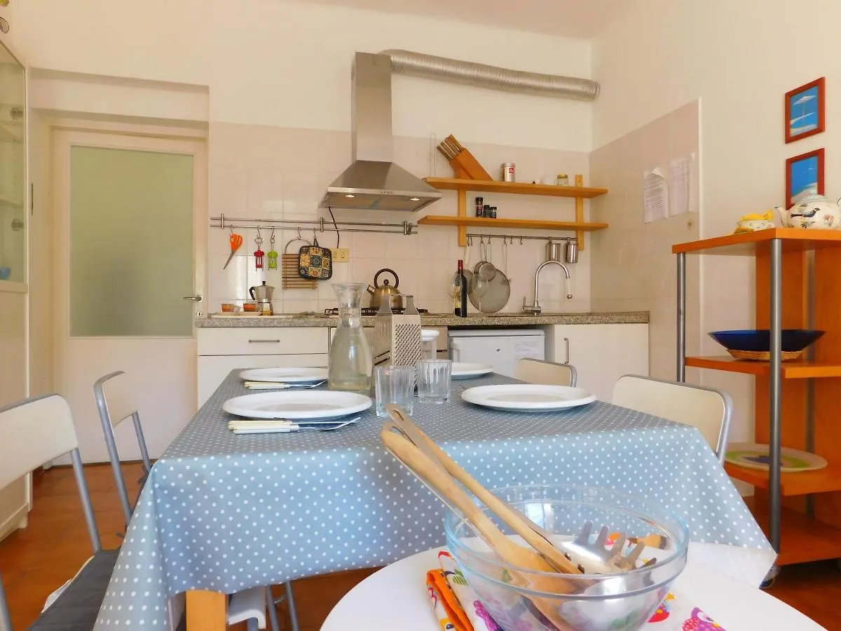 Bilocale Con Terrazza, Levanto Apartment