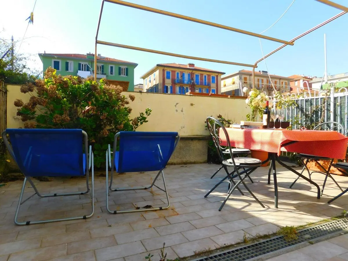Bilocale Con Terrazza, Levanto 0*,